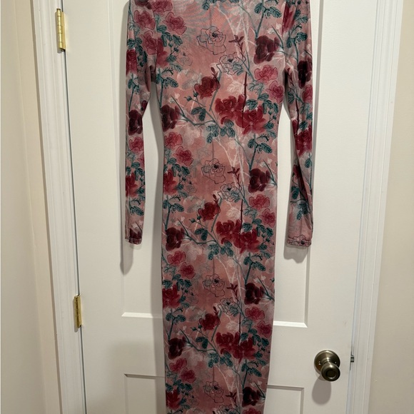 Pinkblush Mauve Floral Printed Mesh Overlay Maternity Maxi Dress - Picture 2 of 2